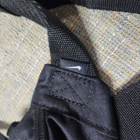 Nike Black Heritage Hip Fanny Pack Bag Waist Belt Buckle Crossbody Sling - Picture 7 of 11